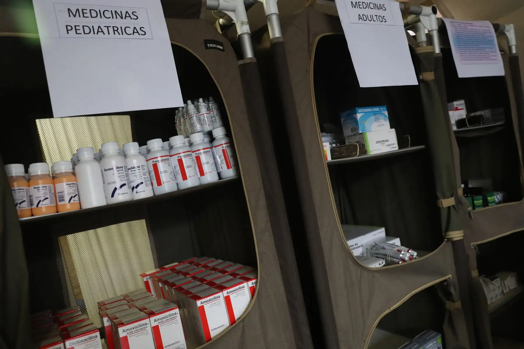 Los hospitales de contingencia móvil están surtidos con medicamentos para el tratado de pacientes. Foto: ANDINA/Melina Mejía