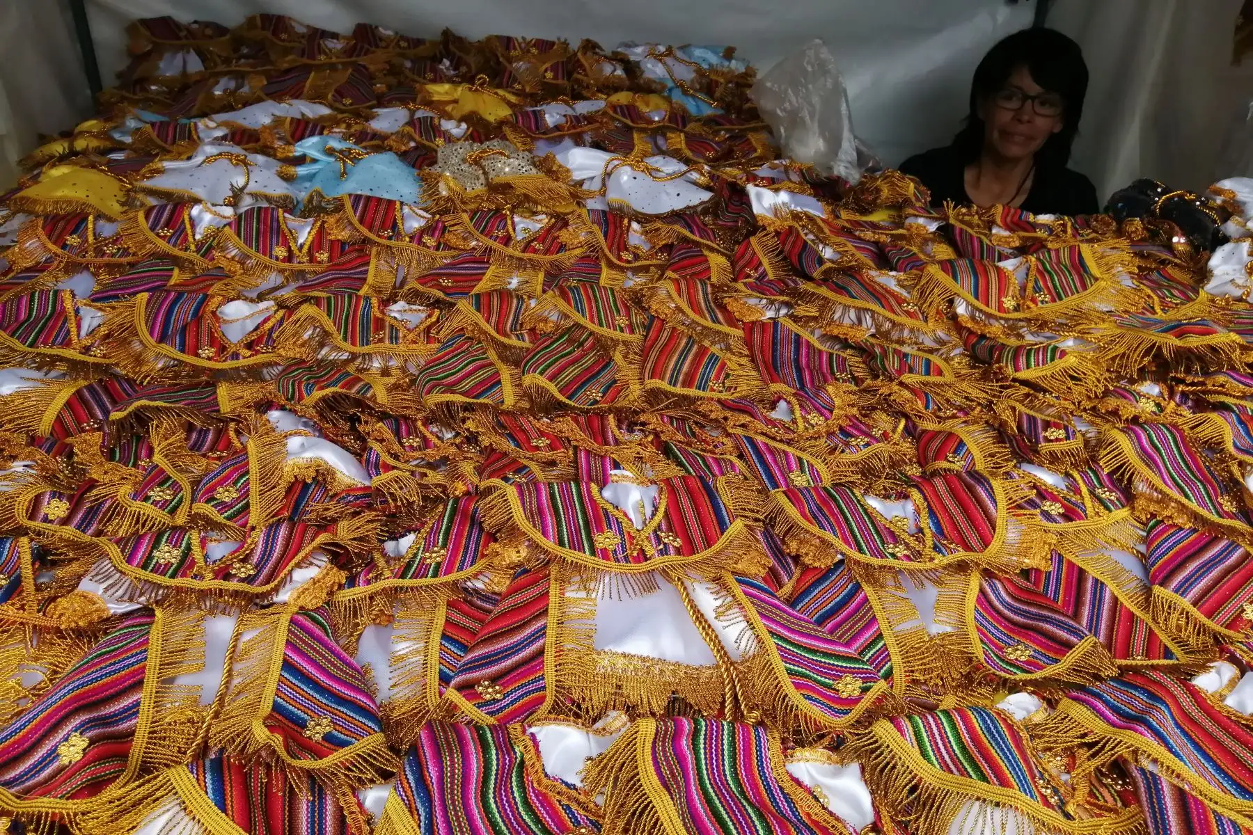Más de mil artesanos inician venta de obras de arte con motivos navideños en Santurantikuy en Cusco.
Foto: ANDINA/ Percy Hurtado Santillán