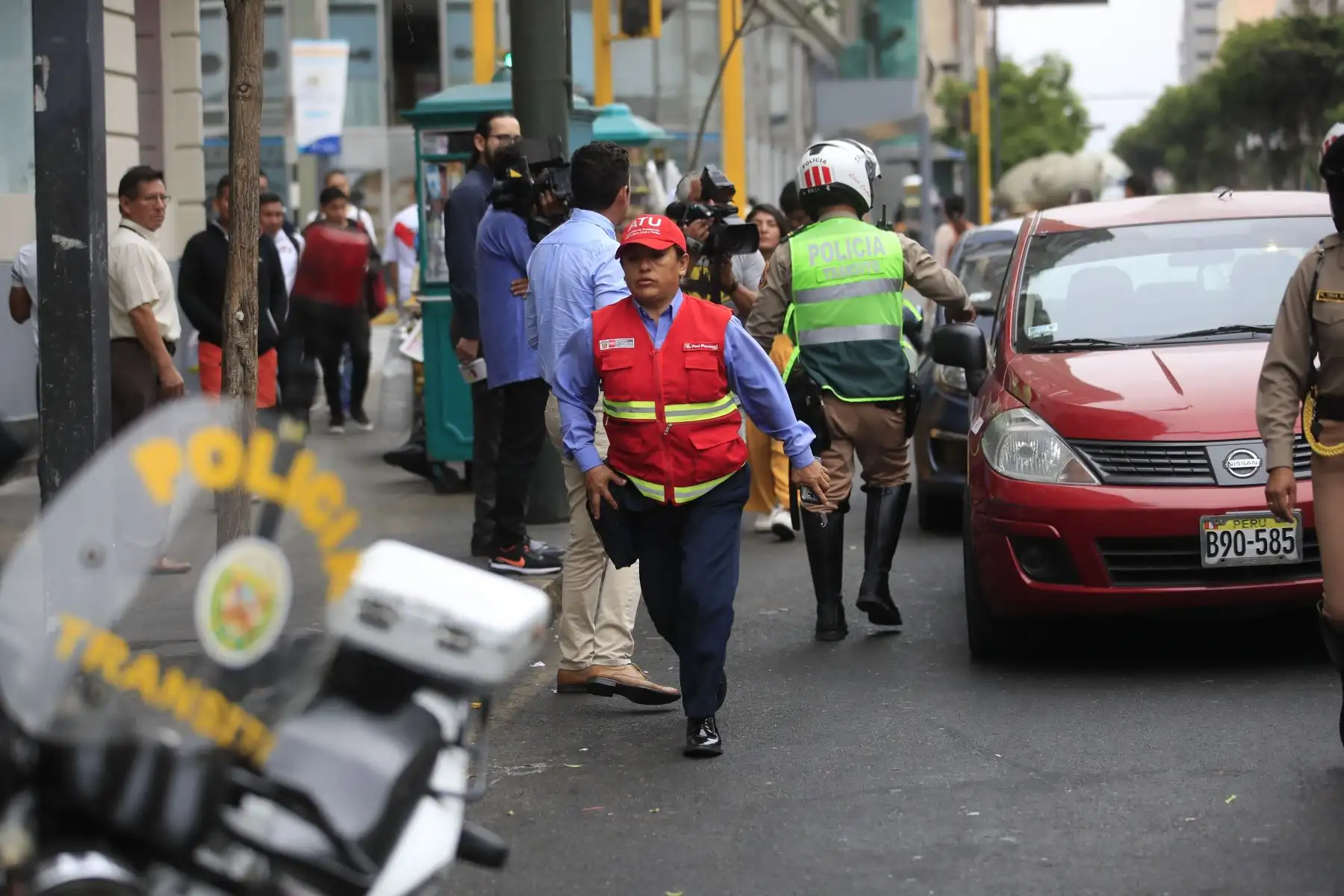 Operativo de SUTRAN y la Policía de Tránsito intervino colectiveros informales en la avenida Nicolás de Piérola.

Foto: ANDINA / Juan Carlos Guzmán Negrini