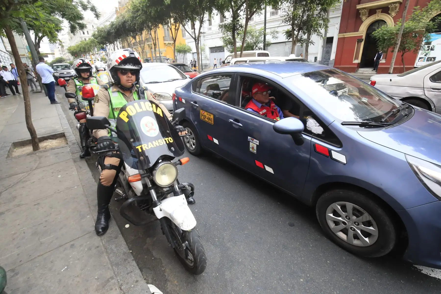Operativo de SUTRAN y la Policía de Tránsito intervino colectiveros informales en la avenida Nicolás de Piérola.

Foto: ANDINA / Juan Carlos Guzmán Negrini