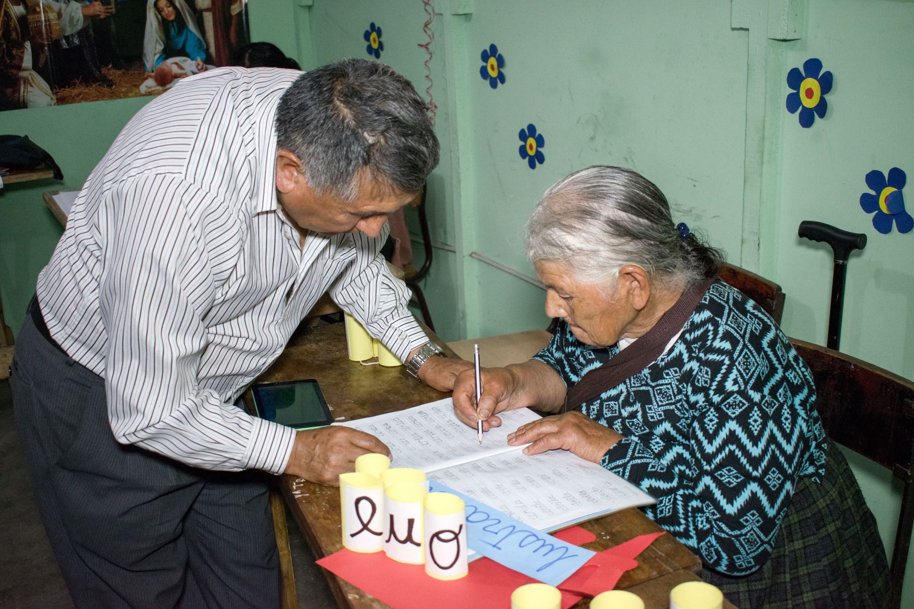 Programa de Alfabetización beneficia a 810 usuarios adultos mayores de Pensión 65. ANDINA/Difusión