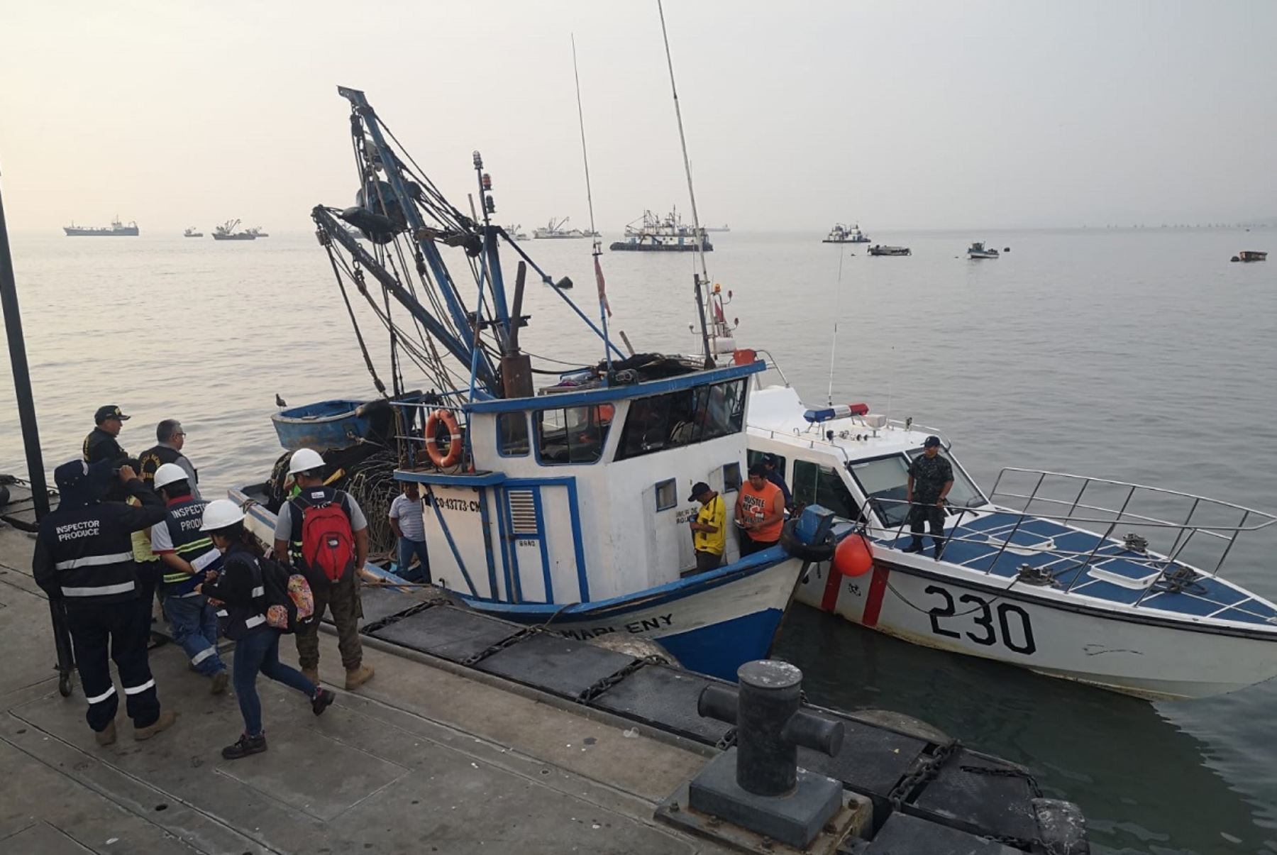 Operativo de interceptación de embarcación con pesca ilegal de anchoveta. Foto: Cortesía.