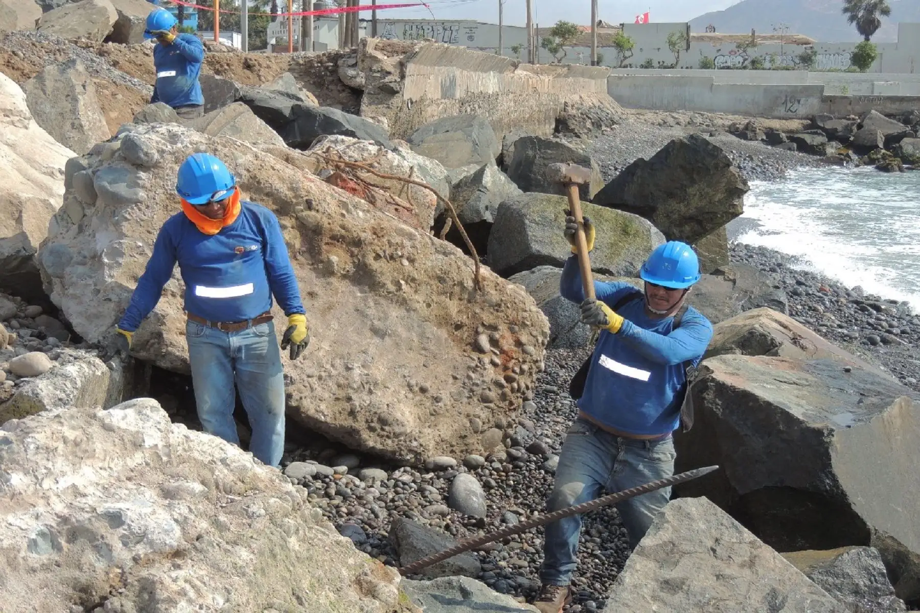 Miraflores retira de sus playas 742 toneladas de escombros y desmonte Foto: Municipalidad de Miraflores