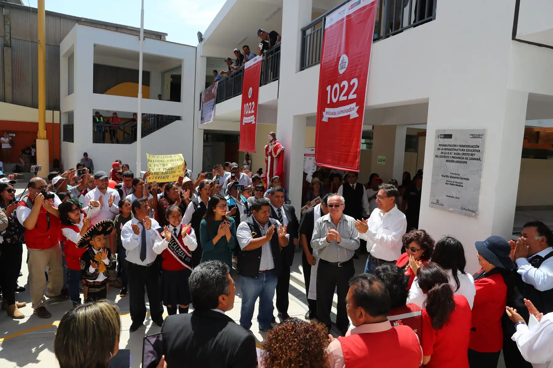El presidente de la República, Martín Vizcarra, inaugura la Institución Educativa Emblemática 41041 Cristo Rey de Camaná en Arequipa.

Foto: ANDINA/Prensa Presidencia