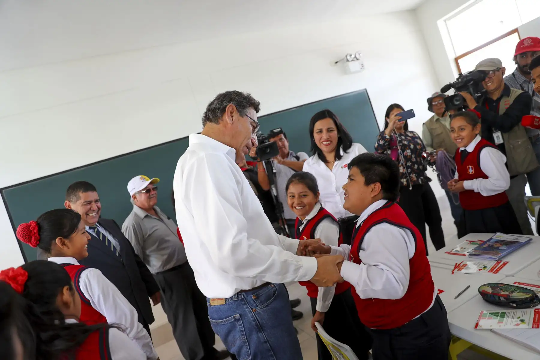 El presidente de la República, Martín Vizcarra, inaugura la Institución Educativa Emblemática 41041 Cristo Rey de Camaná en Arequipa.

Foto: ANDINA/Prensa Presidencia