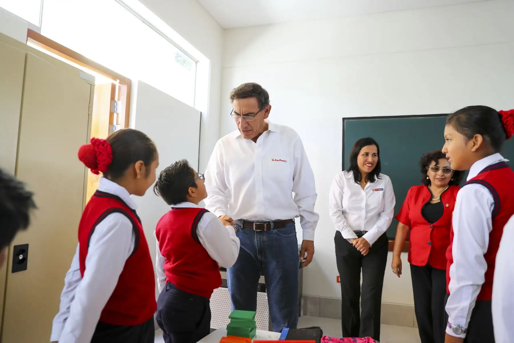 El presidente de la República, Martín Vizcarra, inaugura la Institución Educativa Emblemática 41041 Cristo Rey de Camaná en Arequipa.

Foto: ANDINA/Prensa Presidencia