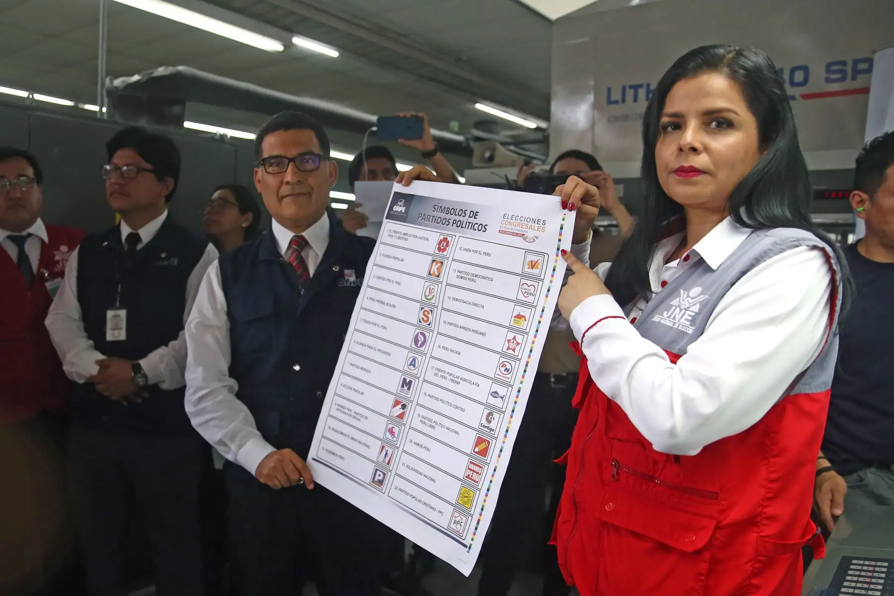 Inicio de impresión de las cédulas de sufragio para las elecciones congresales extraordinarias 2020.

Foto: ANDINA/Vidal Tarqui
