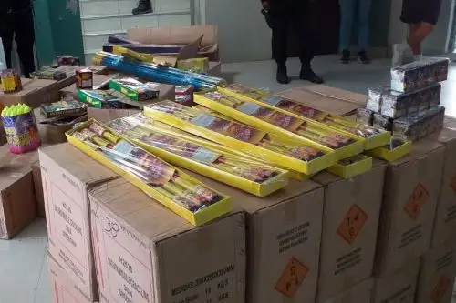 Los pirotécnicos llegaron a Chiclayo como encomienda. Las autoridades investigan su destino. ANDINA/Difusión