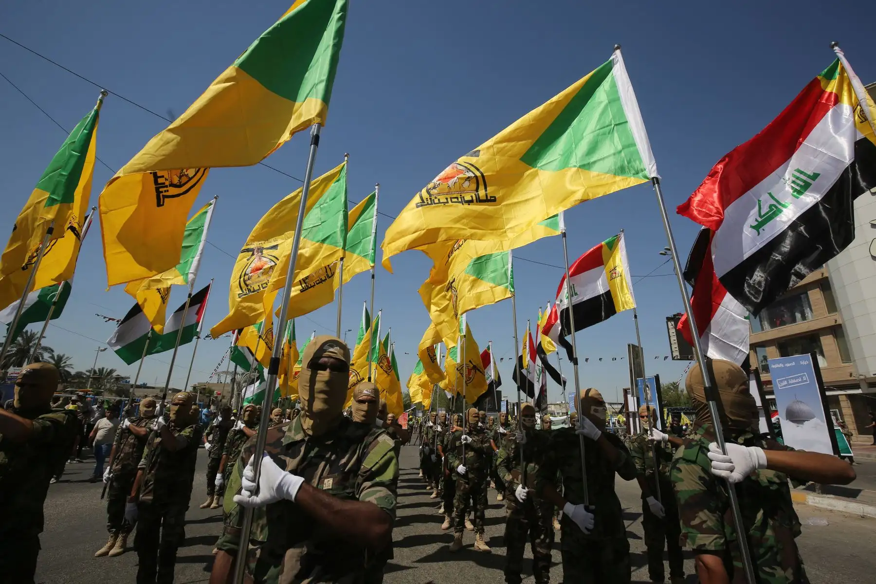 Brigadas de Hezbolá marchan durante un desfile militar (imagen de archivo, 2019). Foto: AFP