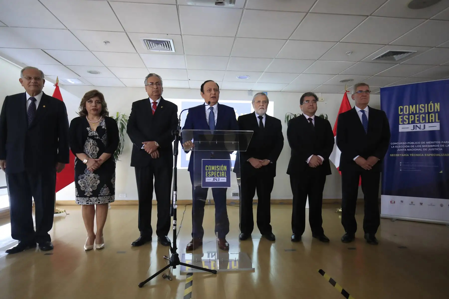 La comisión especial encargada de la elección de los integrantes a la Junta Nacional de Justicia (JNJ) hizo publico el los nombres de los candidatos elegidos tras superar la última etapa de entrevistas.


Foto: ANDINA/Juan Carlos Guzmán Negrini