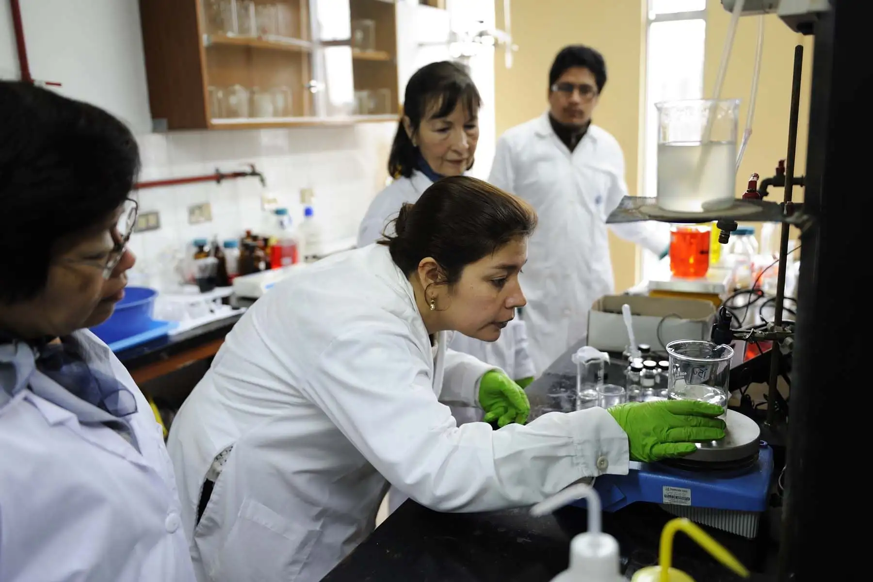 El Concytec completó el envío de constancias de calificación en el RENACYT a 4266 investigadores y espera superar estimado de 4400 registrados próximamente.