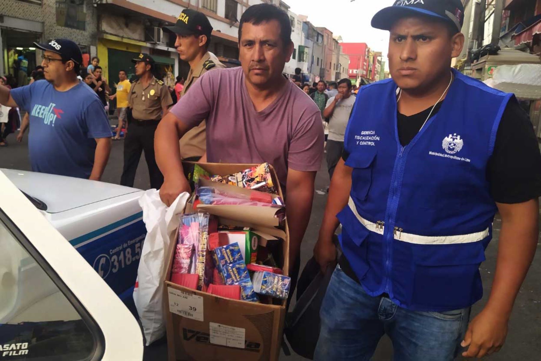 Municipalidad de Lima y PNP incautaron pirotécnicos para comercialización ilegal. ANDINA/Difusión