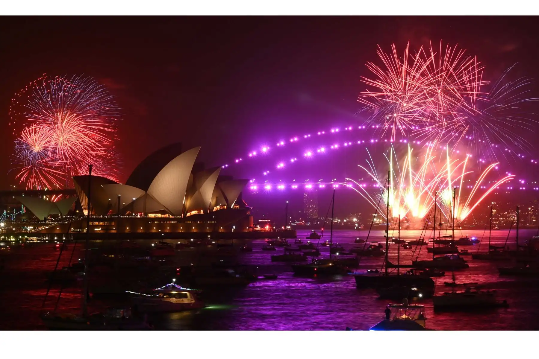 Australia recibe el 2020 con fuegos artificiales. Foto: AFP