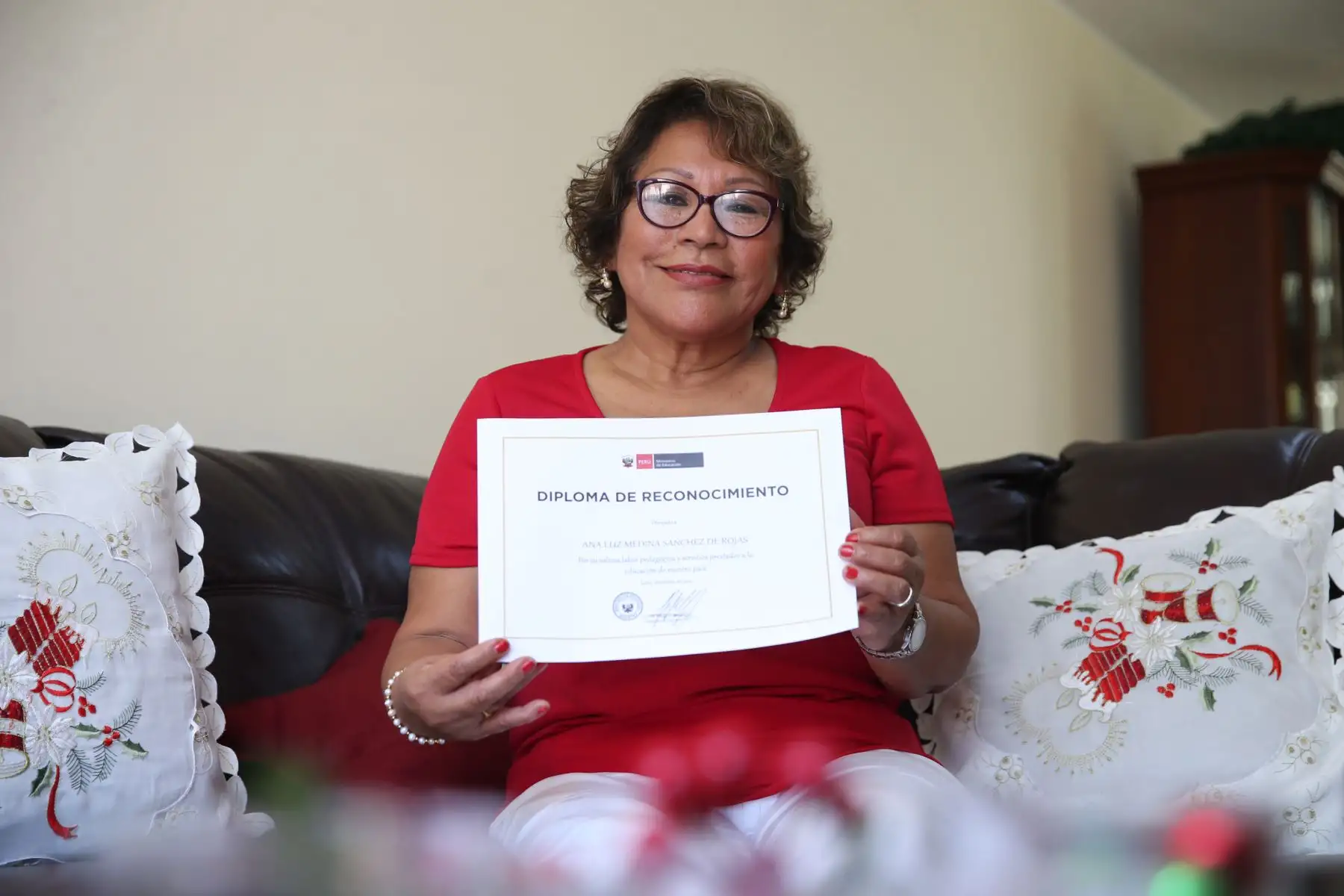 Ministra Flor Pablo agradece a los 4 mil 304 docentes del país que cesaron el 2019.
Foto: Difusión Minedu