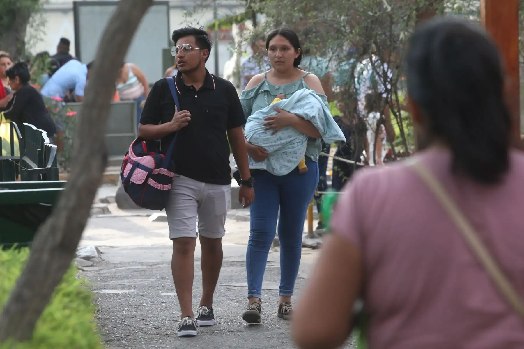 Limeños pasean en familia en parque de diversiones en el Parque de la Exposición.
Foto: ANDINA/Eddy Ramos
