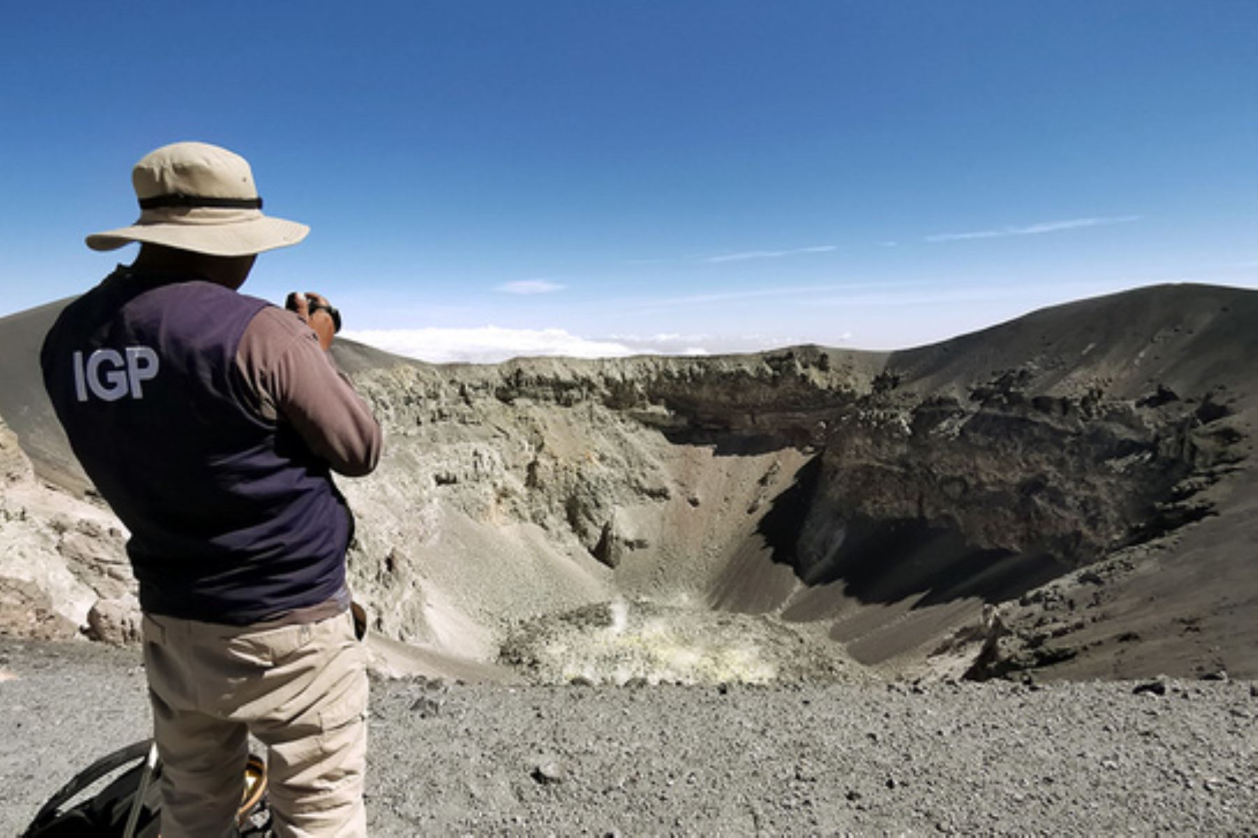 Vulcanólogos del IGP tomaron imágenes térmicas del cráter del Misti, ubicado en la región Arequipa.