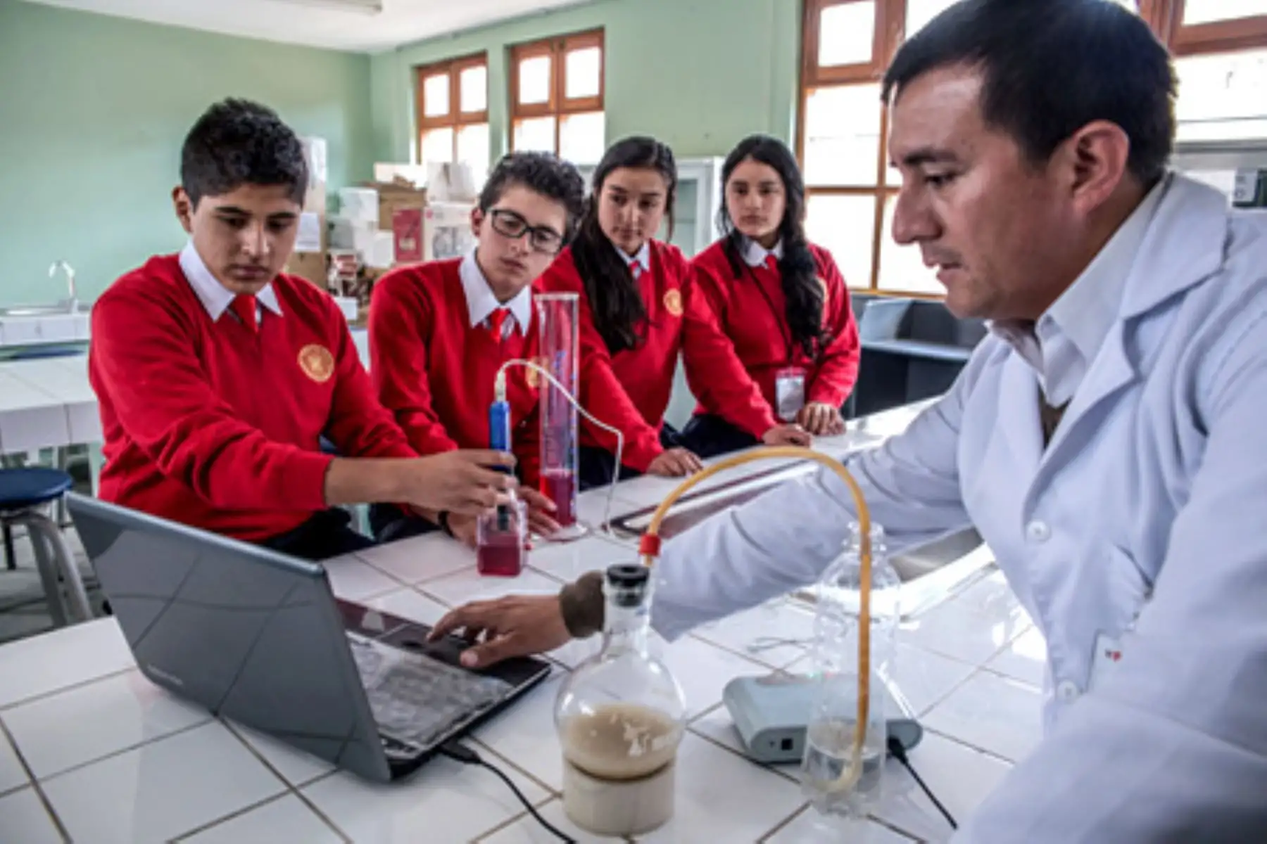 Los 25 COAR a nivel nacional atienden a escolares de desempeño sobresaliente de tercero, cuarto y quinto de secundaria, en la modalidad de residencia. Foto: Minedu