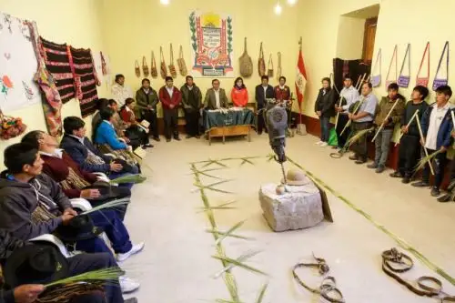 La viceministra de Interculturalidad, Angela Acevedo, en representación del Ministerio de Cultura, oficializó la entrega de la resolución viceministerial que declaró como Patrimonio Cultural de la Nación a la ritualidad y uso social de los quipus en la comunidad campesina de San Andrés de Tupicocha, provincia de Huarochirí, departamento de Lima.