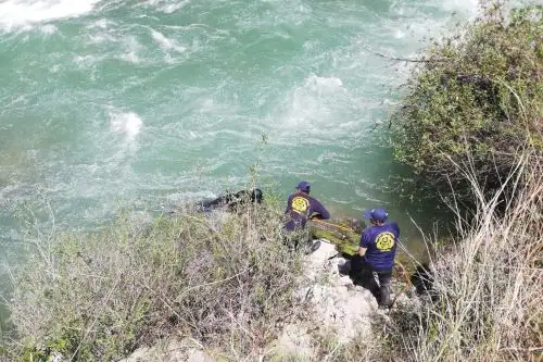 La Marina de Guerra del Perú dispuso la participación de efectivos del Grupo de Salvamento, perteneciente a la Fuerza de Operaciones Especiales, para colaborar en los trabajos de búsqueda y rescate en la desaparición del señor Giacomo Boccoleri, el pasado 1 de enero mientras realizaba labores de pesca en la localidad de Laraos de la provincia de Yauyos.