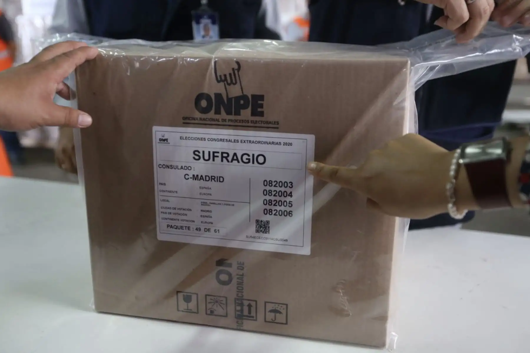El JEE de Lima Centro 2 verificó el material electoral de las mesas de sufragio que en los próximos días será enviado al extranjero para ser utilizado en las Elecciones Congresales Extraordinarias 
Foto: Difusión Jurado Nacional de Eleciones
