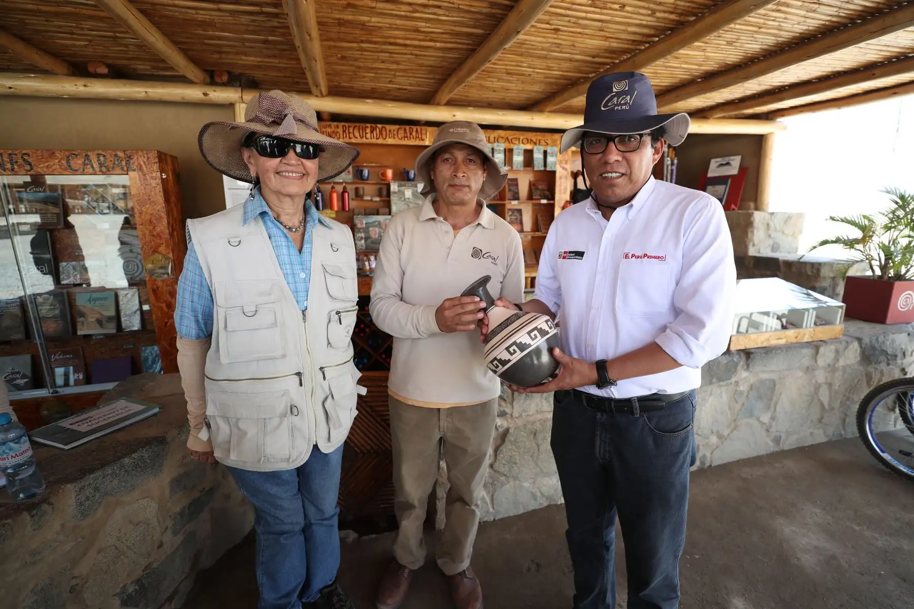 Presidente del Consejo de Ministros, Vicente Zeballos , llegó a la Ciudad Sagrada de Caral, para inspeccionar junto a su directora, Ruth Shady, los trabajos arqueológicos y académicos que se impulsan en el lugar.
Foto: ANDINA/PCM