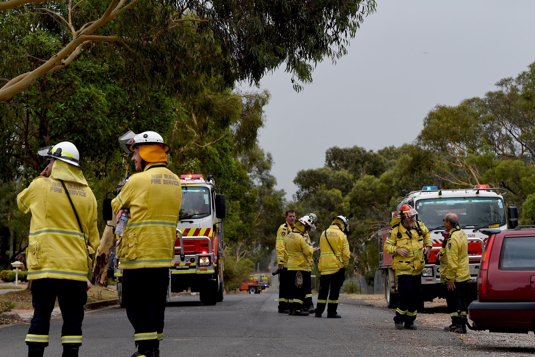 Los bomberos se reúnen cerca de un incendio forestal, cerca de Voyager Point, Sydney, Australia.
Foto: AFP
