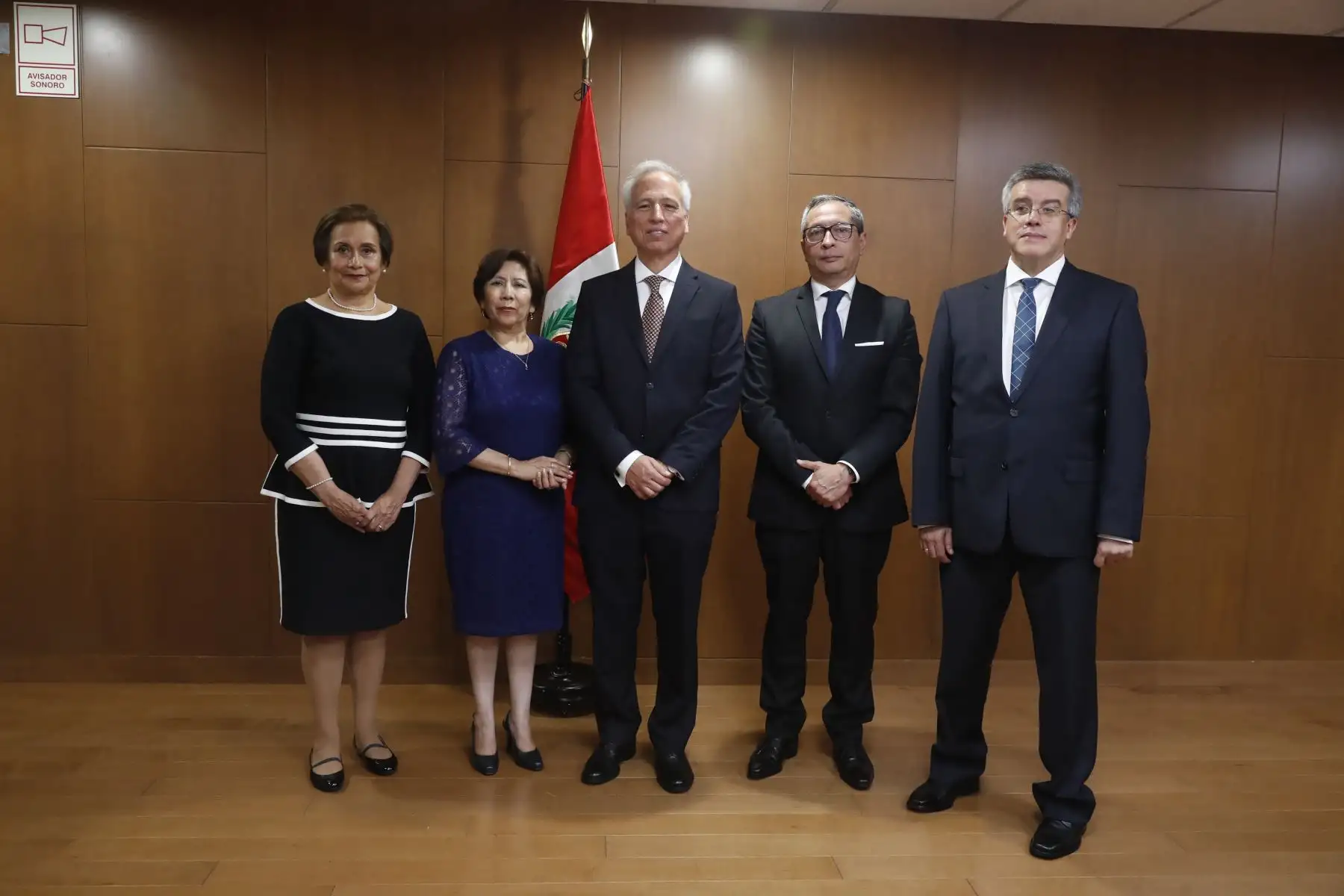 Instalación de los miembros de la Junta Nacional de Justicia, la exjueza Luz Inés Tello; la exfiscal Imelda Tumialán ; el exministro de Justicia Aldo Vásquez; el exviceministro Henry José Ávila Herrera; y el abogado Antonio Humberto de la Haza 
Foto: ANDINA/Renato Pajuelo