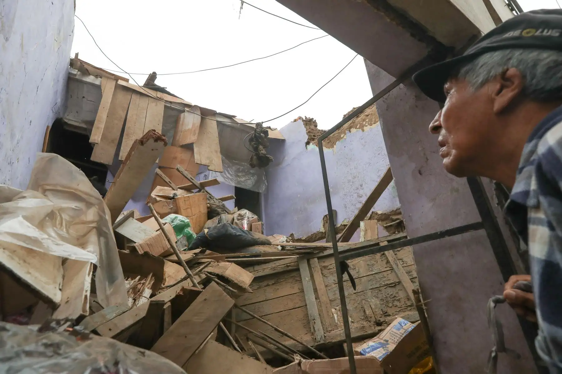Derrumbe en vivienda ubicada en una quinta del jirón Huánuco 477, en Barrios Altos. Foto: ANDINA/ Melina Mejía