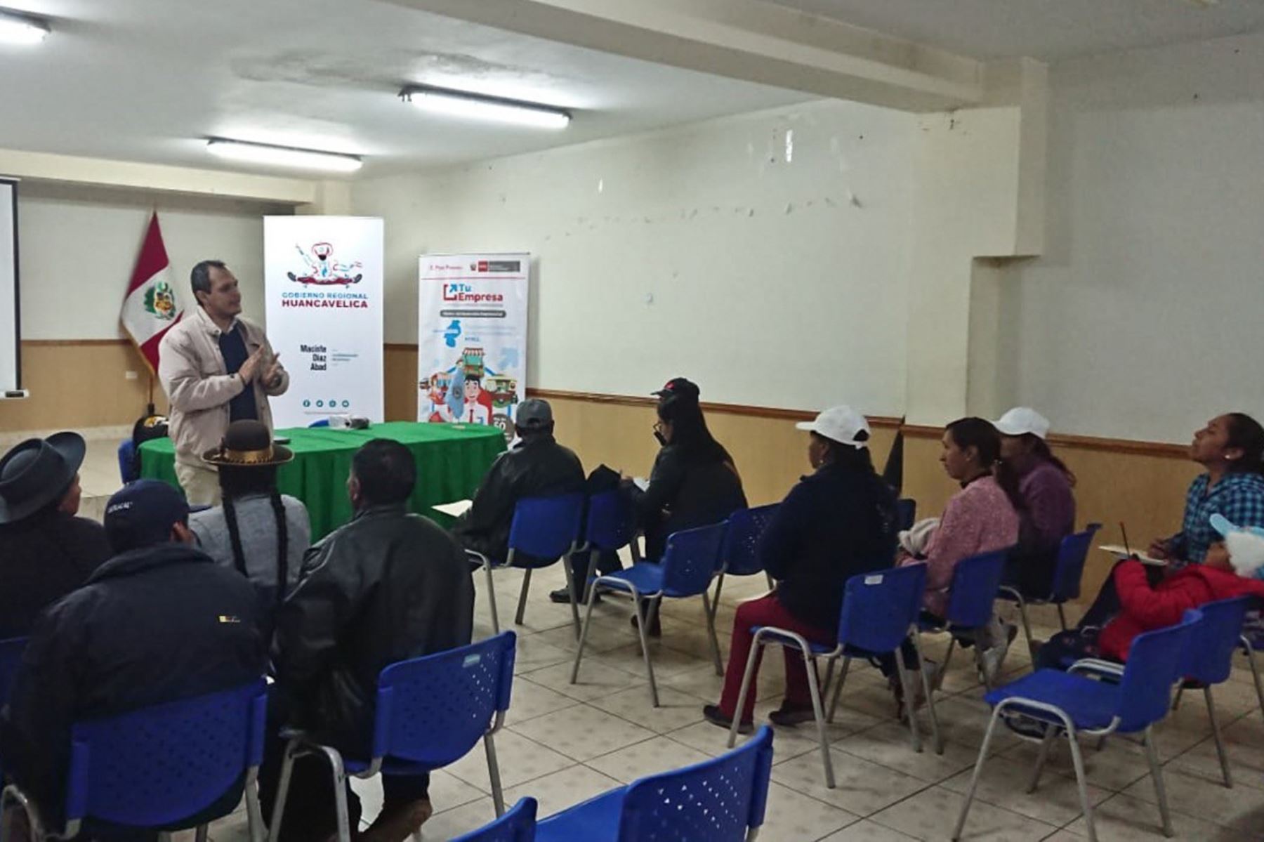 Indecopi capacitó a emprendedores de Huancavelica sobre registro de marcas colectivas
