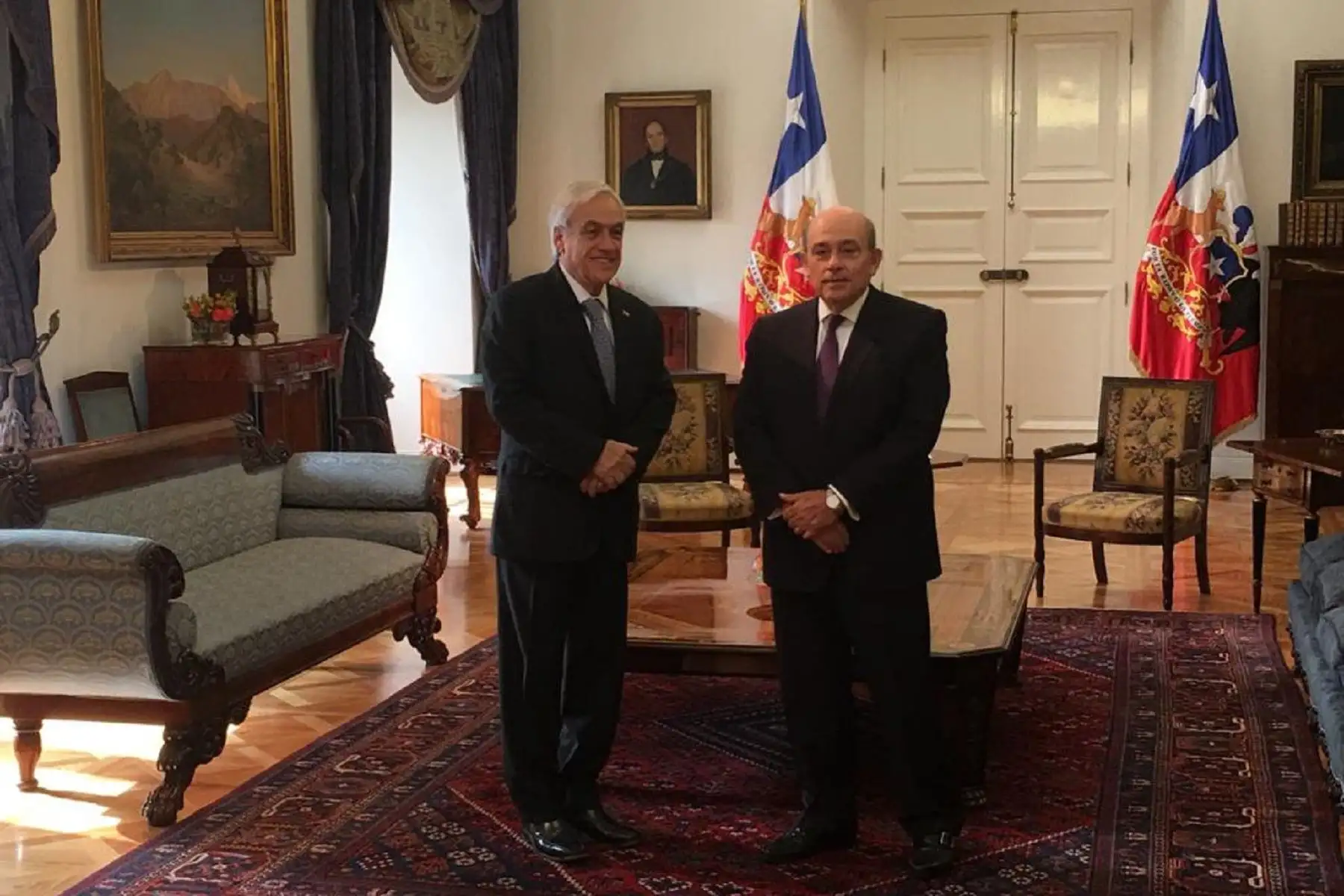 Presidente de Chile, Sebastián Piñera y embajador Hugo de Zela. Foto: Difusión.