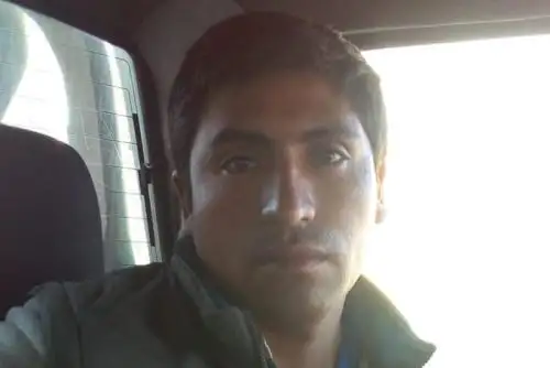 Agentes de la Policía Nacional del Perú (PNP) capturaron a Digber Álvarez Vera, de 28 años de edad, quien habría asesinado a su pareja en el interior de su vivienda ubicada en el distrito de Quequeña, en la región Arequipa. Se trata del segundo caso de feminicidio de este año.