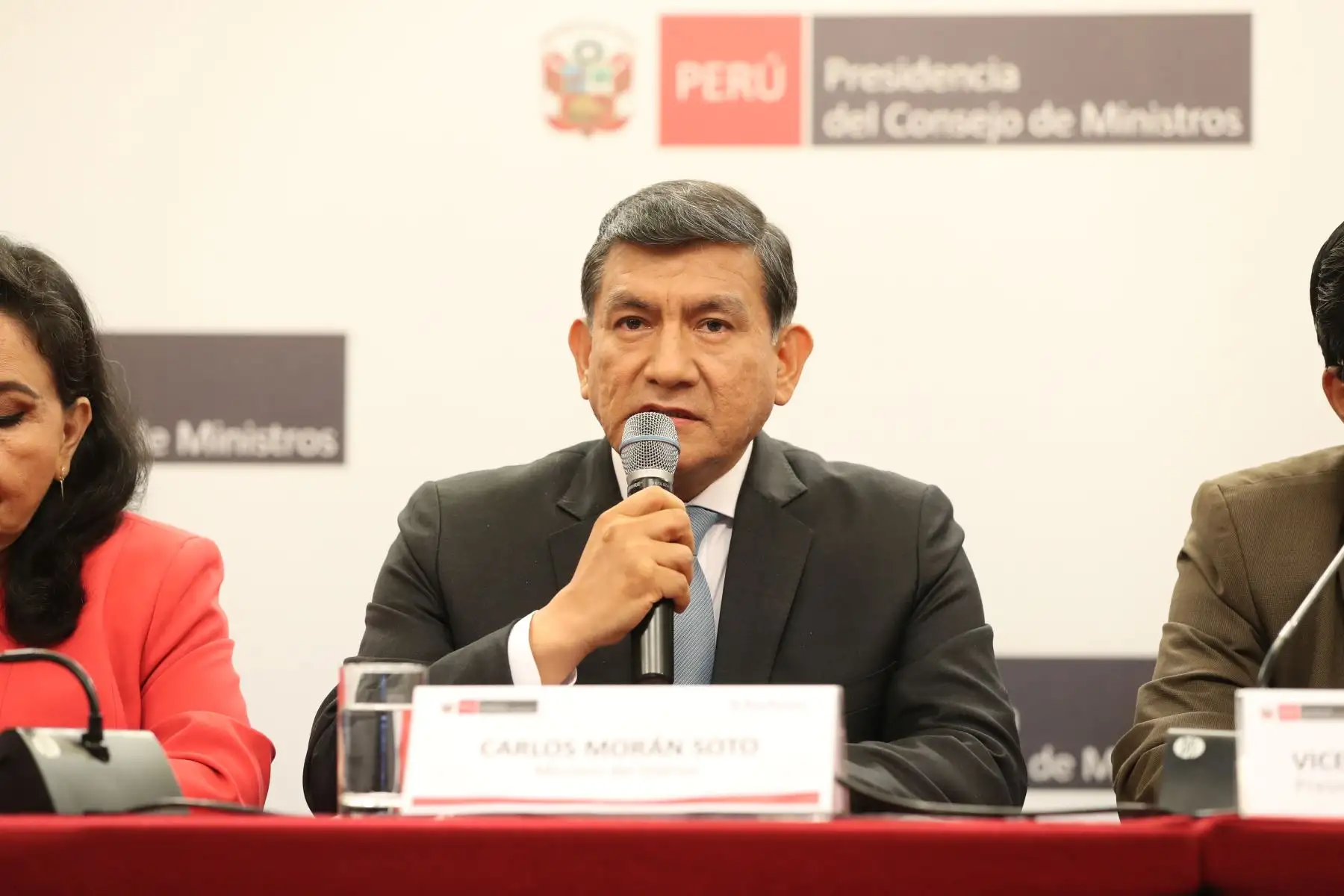 Ministro del Interior, Carlos Moran participa en la Conferencia de prensa para brindar alcances sobre los acuerdos adoptados hoy durante la sesión del Consejo de Ministros.
Foto: ANDINA/PCM