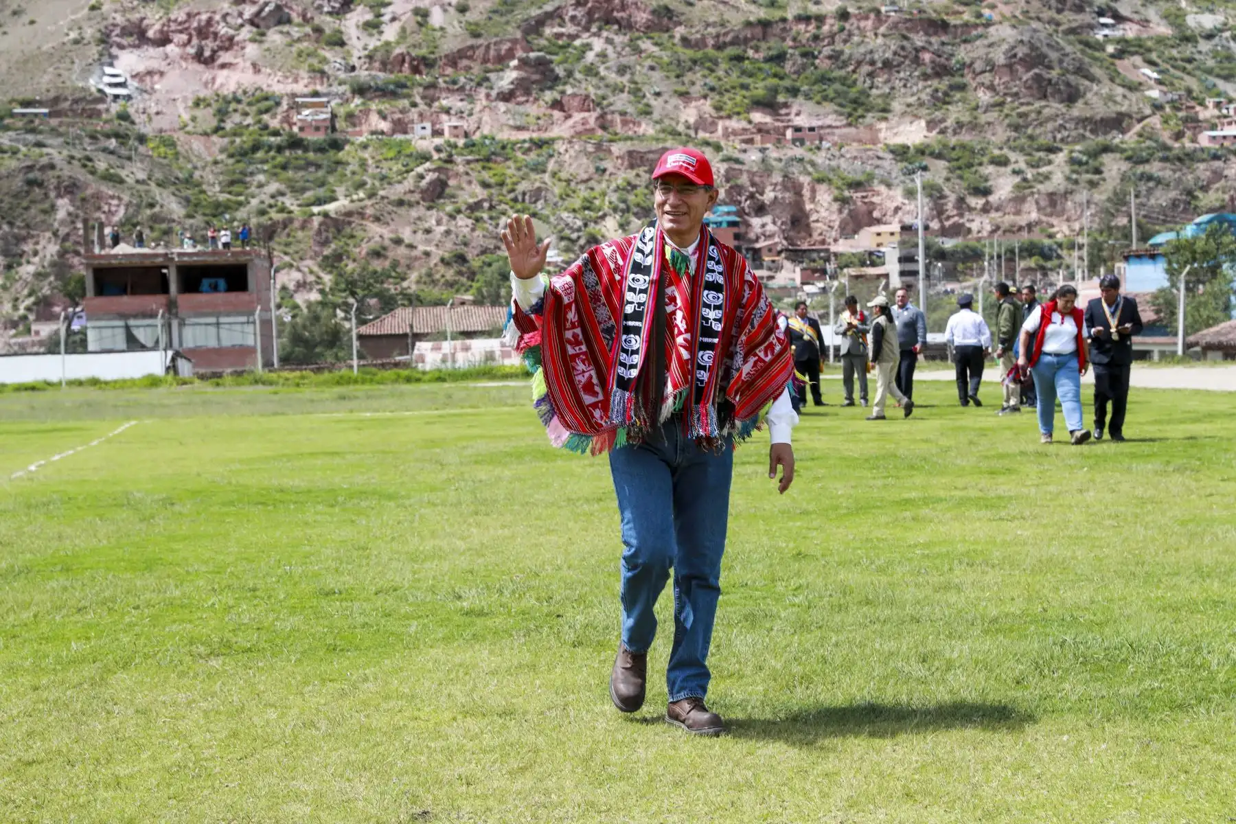 Presidente de la República, Martín Vizcarra, supervisa el funcionamiento del Puente Urubamba en Cusco. Foto: ANDINA/Prensa Presidencia
