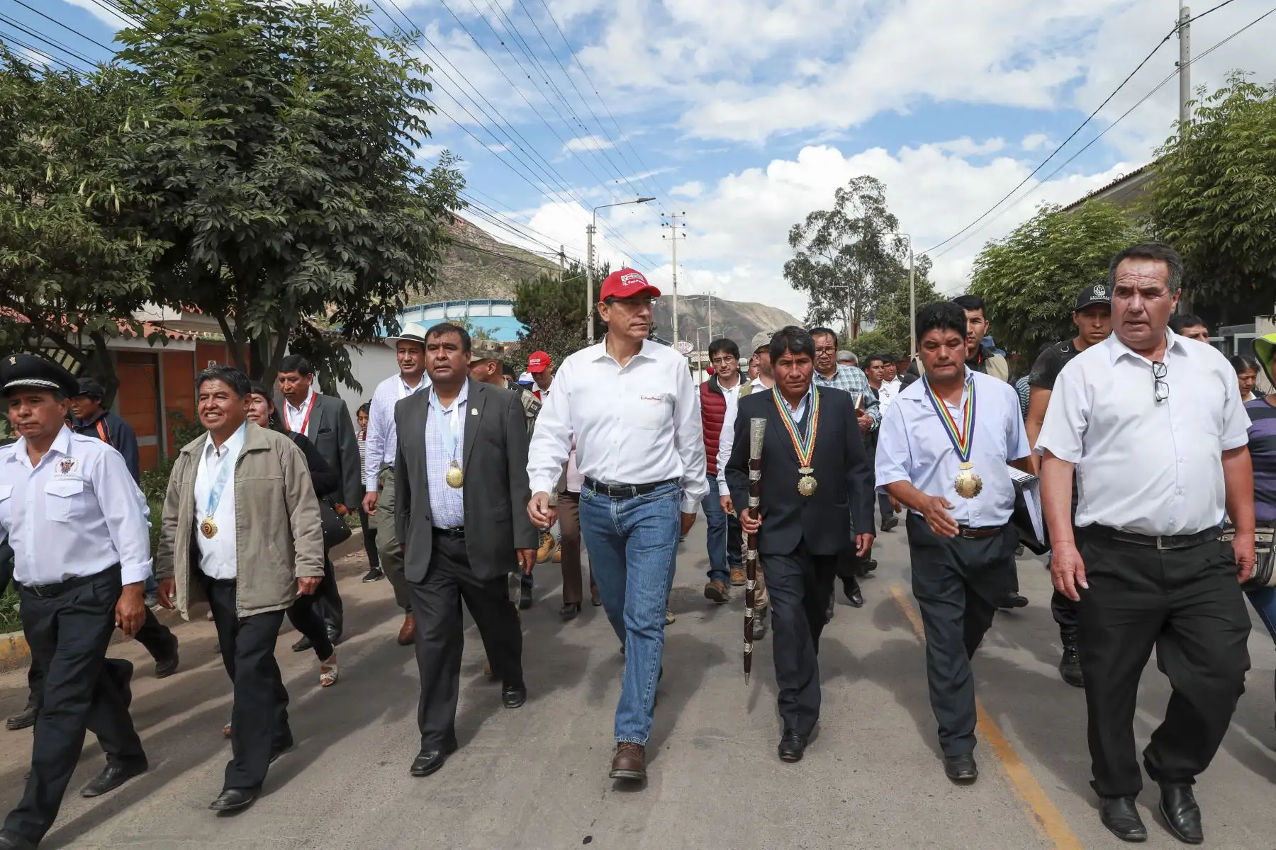 Presidente de la República, Martín Vizcarra, supervisa el funcionamiento del Puente Urubamba en Cusco. Foto: ANDINA/Prensa Presidencia