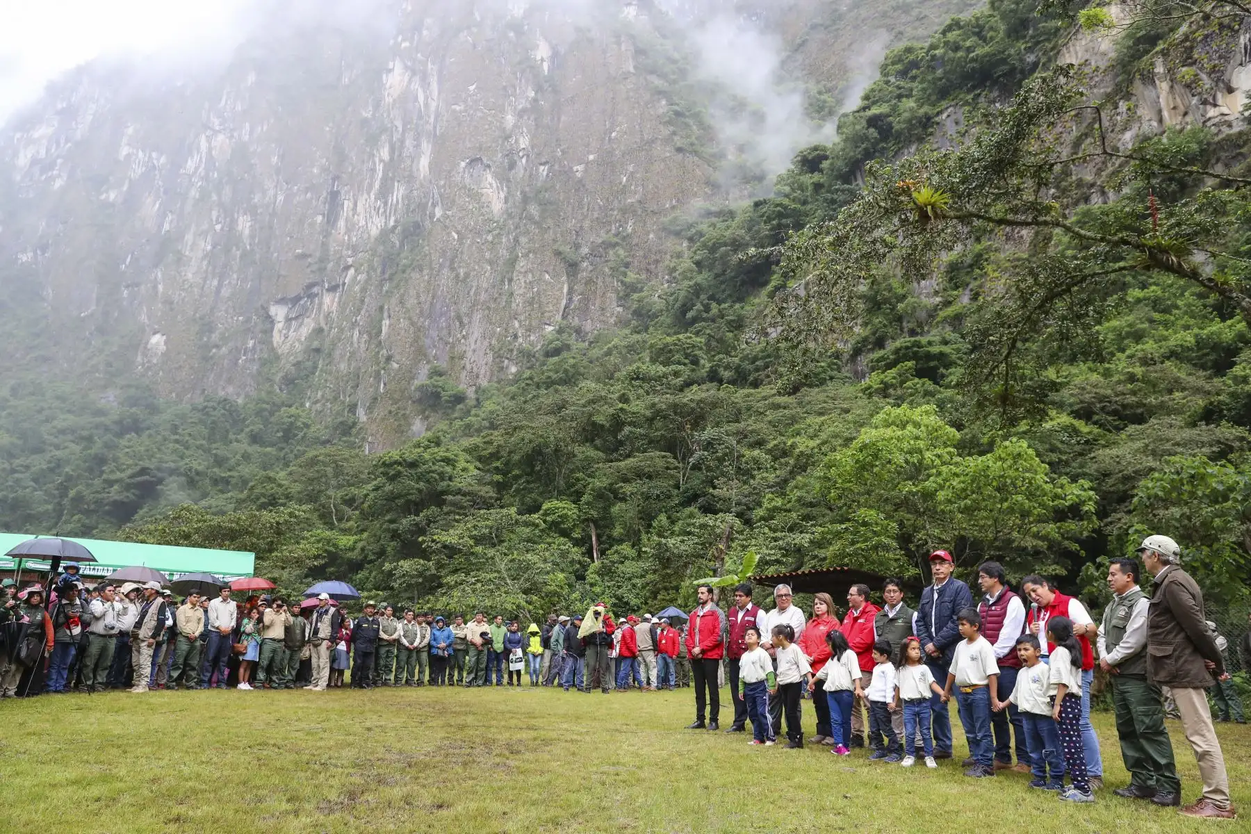 Presidente Martín Vizcarra promueve reforestación de un millón de árboles para el Santuario Histórico Machupicchu  y de su zona de amortiguamiento.Foto: ANDINA/Prensa Presidencia