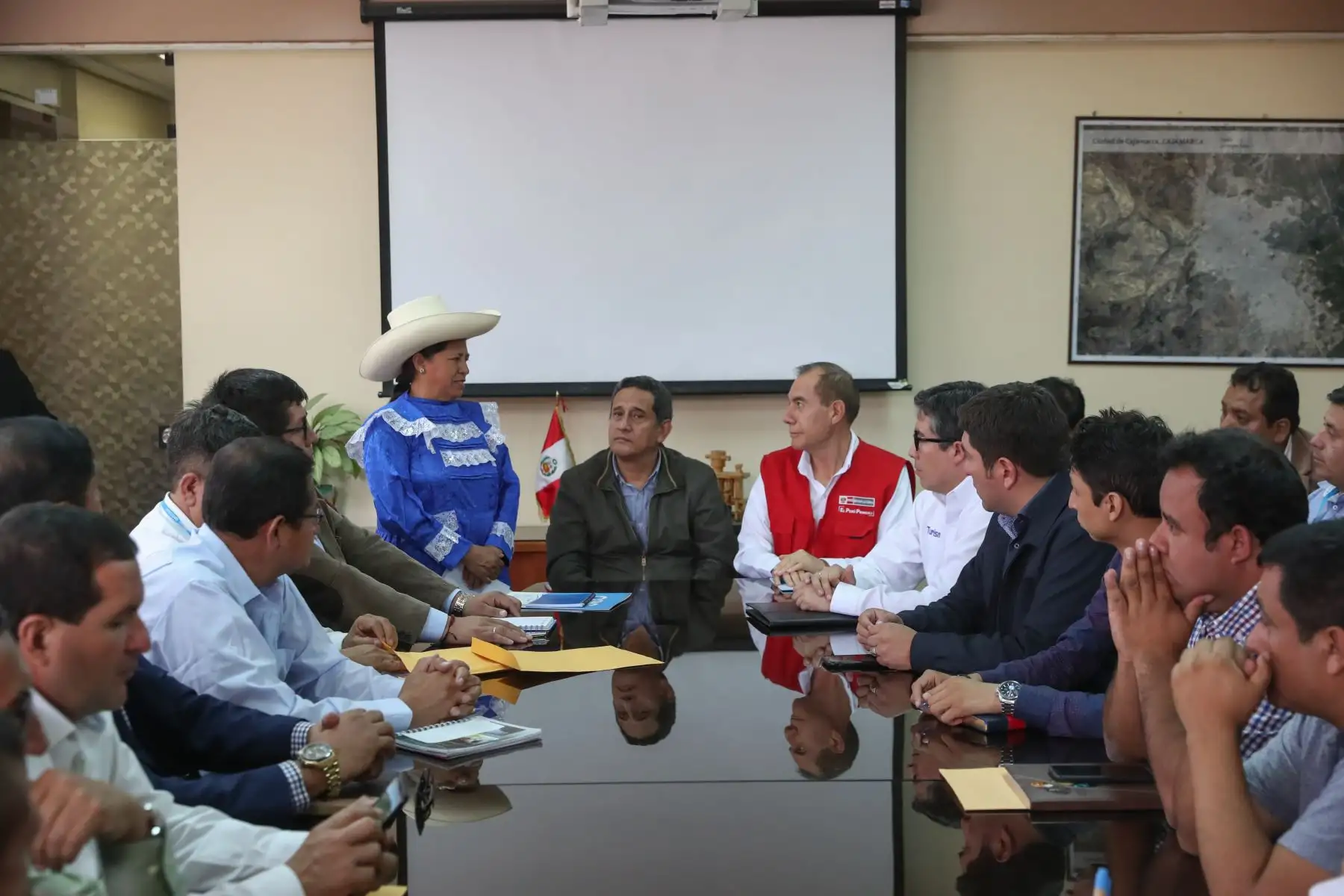 Ministro de Defensa, Walter Martos realizó viaje de trabajo a la región Cajamarca. Foto: MINDEF