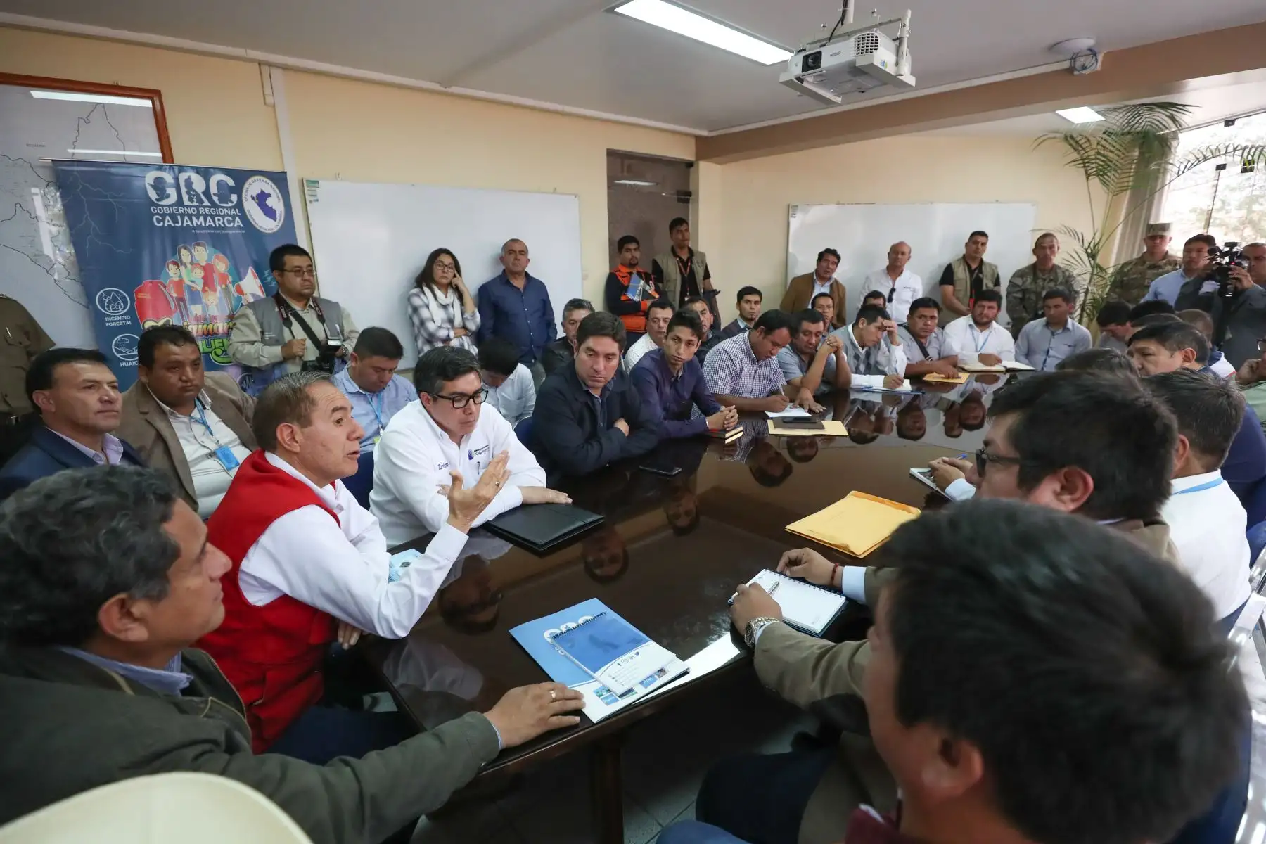 Ministro de Defensa, Walter Martos realizó viaje de trabajo a la región Cajamarca. Foto: MINDEF