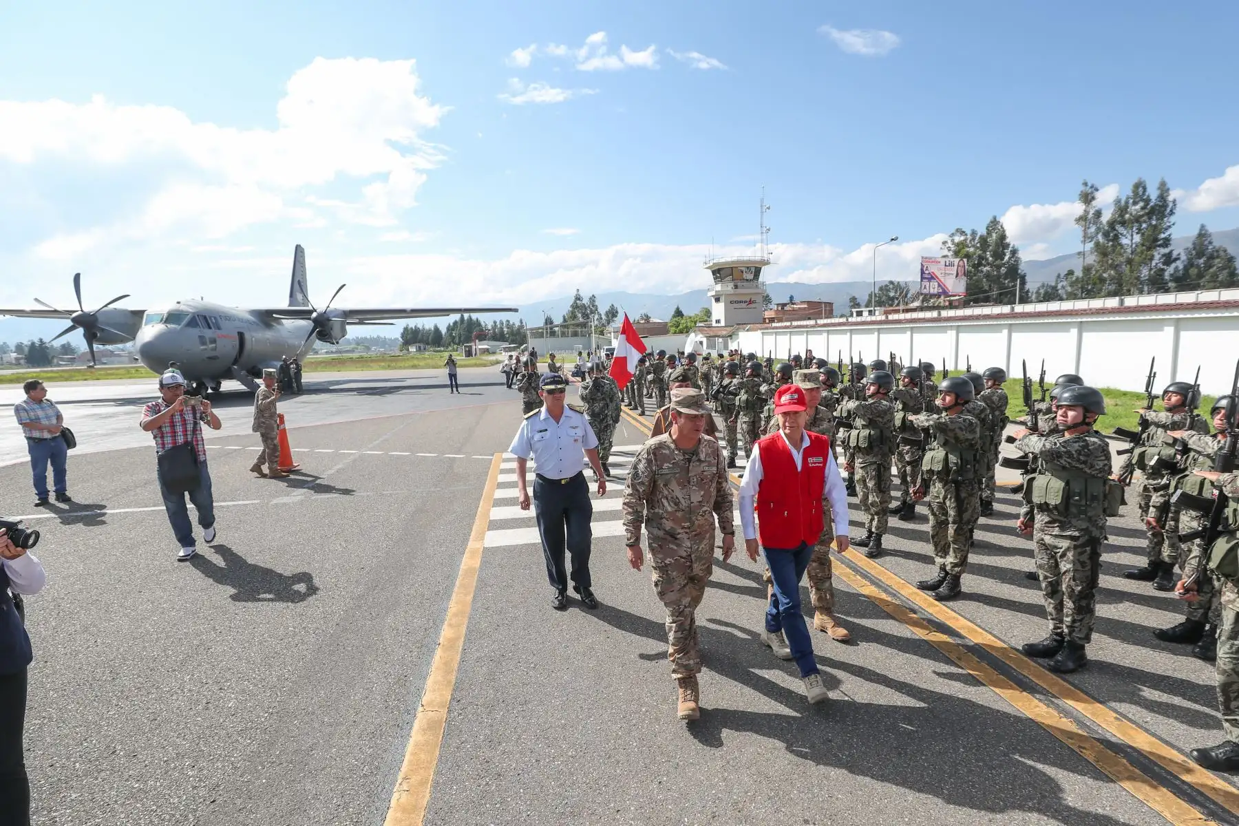Ministro de Defensa, Walter Martos realizó viaje de trabajo a la región Cajamarca. Foto: MINDEF