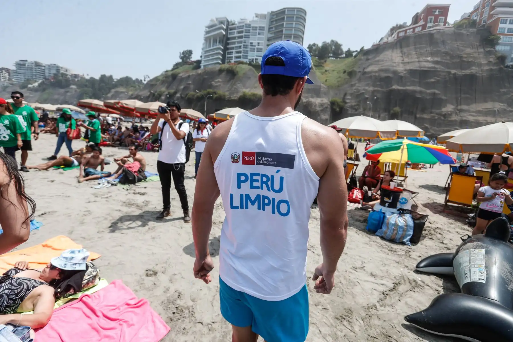 Ministra del Ambiente, Fabiola Muñoz participa en el lanzamiento de la campaña de información y educación ambiental " Salva Playas " en la playa Los Yuyos en Barranco.
Para esta campaña se han sumado, diversos deportistas destacados como Sofia Mulanovich, Piccollo Clemente, Daniela Rosas, Brisa Málaga y María Fernanda Reyes.
Foto: ANDINA/Renato Pajuelo