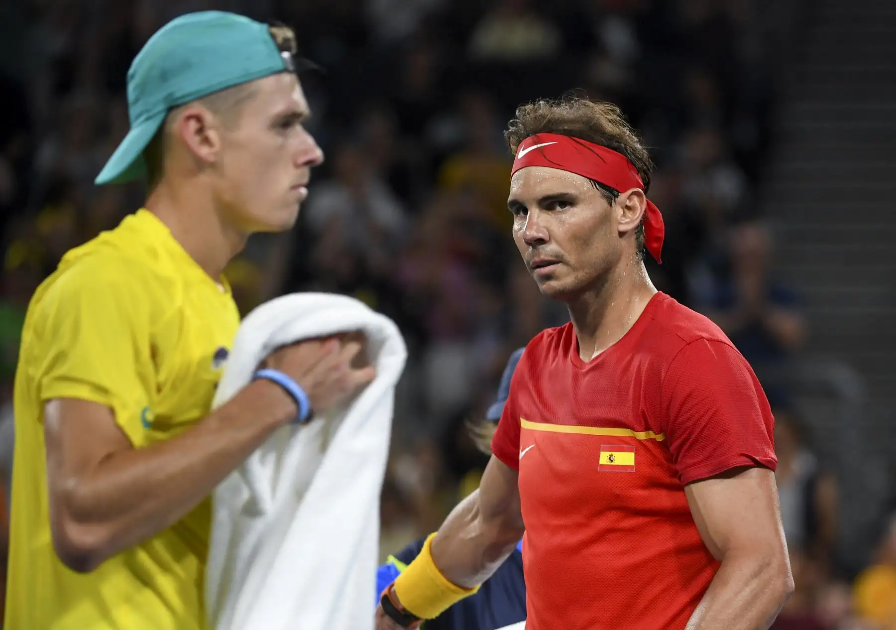 Rafael Nadal de España camina hacia su final durante su partido individual masculino contra Alex de Minaur de Australia en el torneo de tenis ATP Cup en Sydney.
Foto: AFP