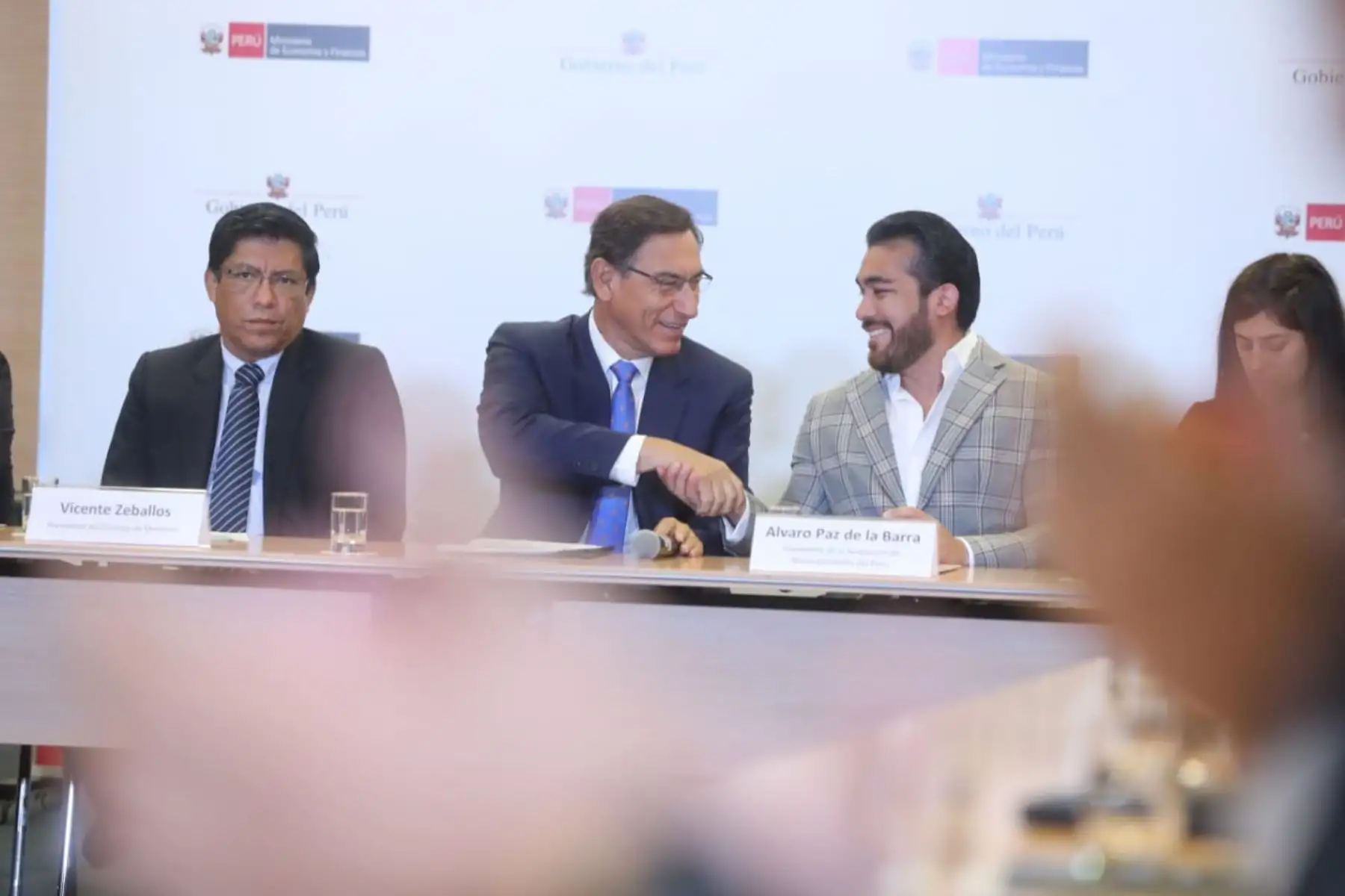 El presidente Martín Vizcarra participa en una reunión de trabajo entre el Ejecutivo y representantes de la Asociación de Municipalidades del Perú (AMPE). Foto: ANDINA/ Prensa Presidencia