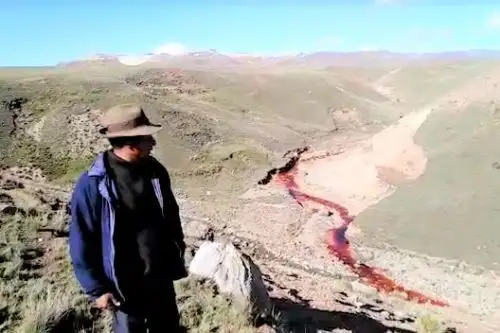 La zona de Canipaco, en Huancayo, se encuentra en emergencia ambiental por vertimiento de aguas ácidas aparentemente causada por la actividad minera.