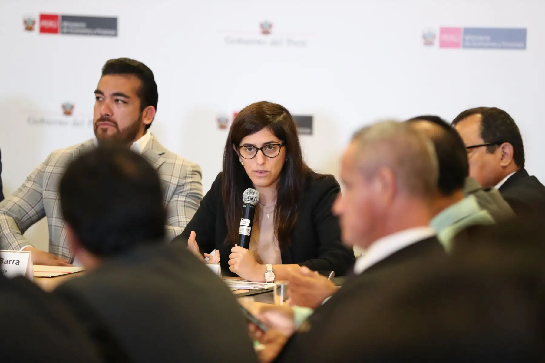 Presidente del Consejo de Ministros , Vicente Zeballos, junto al presidente Martín Vizcarra y la titular del MEF, María Antonieta Alva, sostienen reunión de trabajo con la Asociación de Municipalidades del Perú - AMPE.
Foto: ANDINA/ PCM