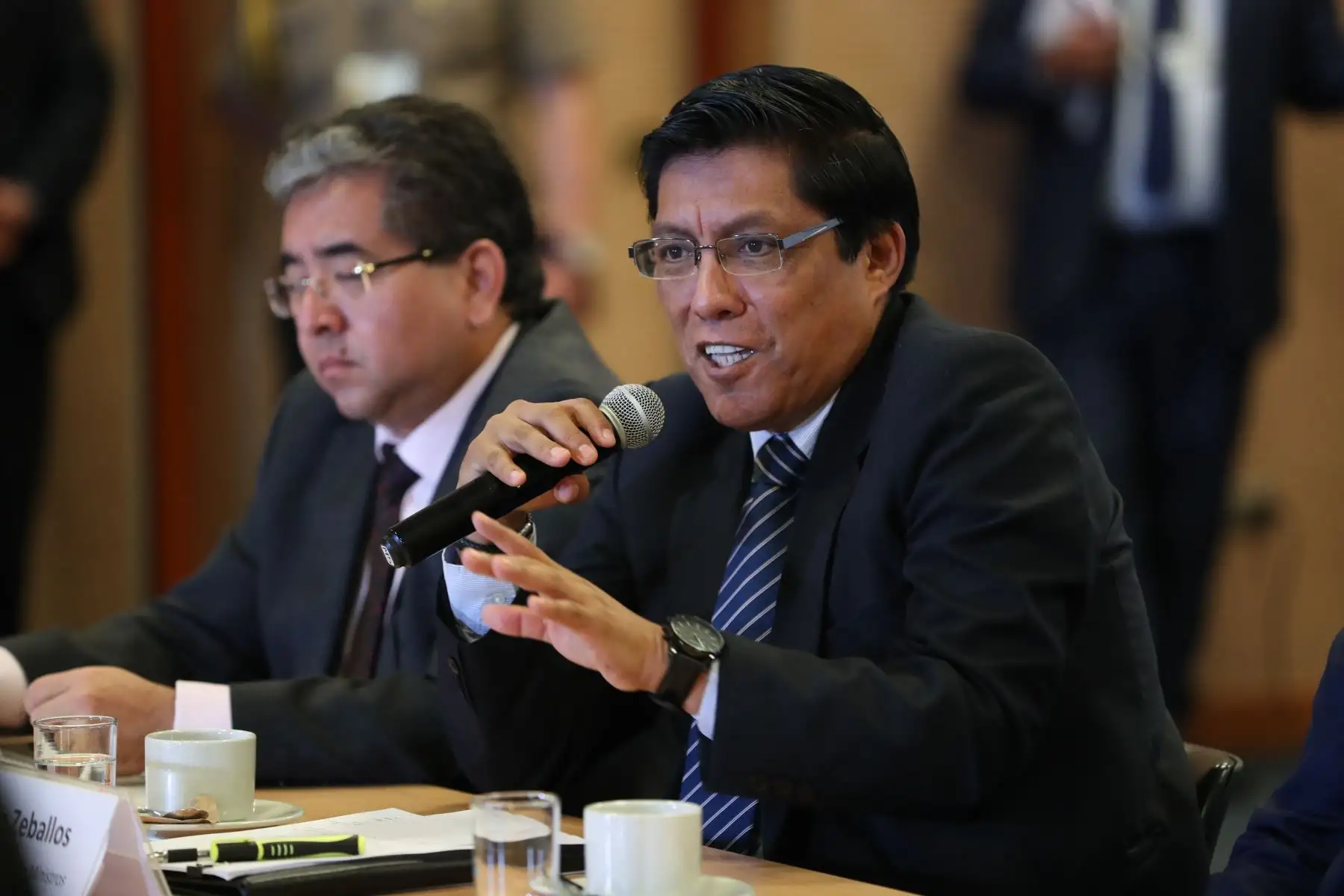 Presidente del Consejo de Ministros , Vicente Zeballos, junto al presidente Martín Vizcarra y la titular del MEF, María Antonieta Alva, sostienen reunión de trabajo con la Asociación de Municipalidades del Perú - AMPE.
Foto: ANDINA/ PCM