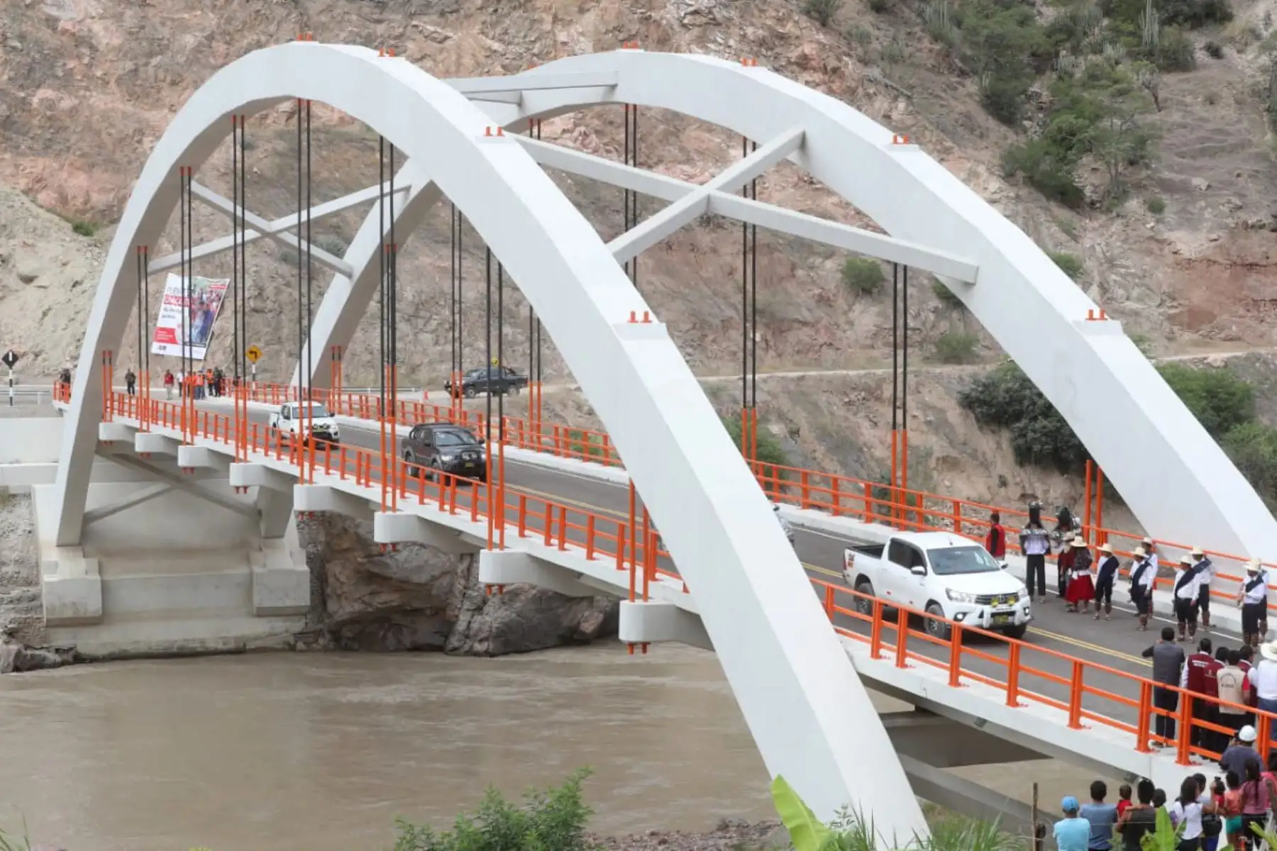 El presidente Martín Vizcarra, inaugura el puente Chacanto, que une las regiones Cajamarca y Amazonas. Foto: ANDINA/Prensa Presidencia