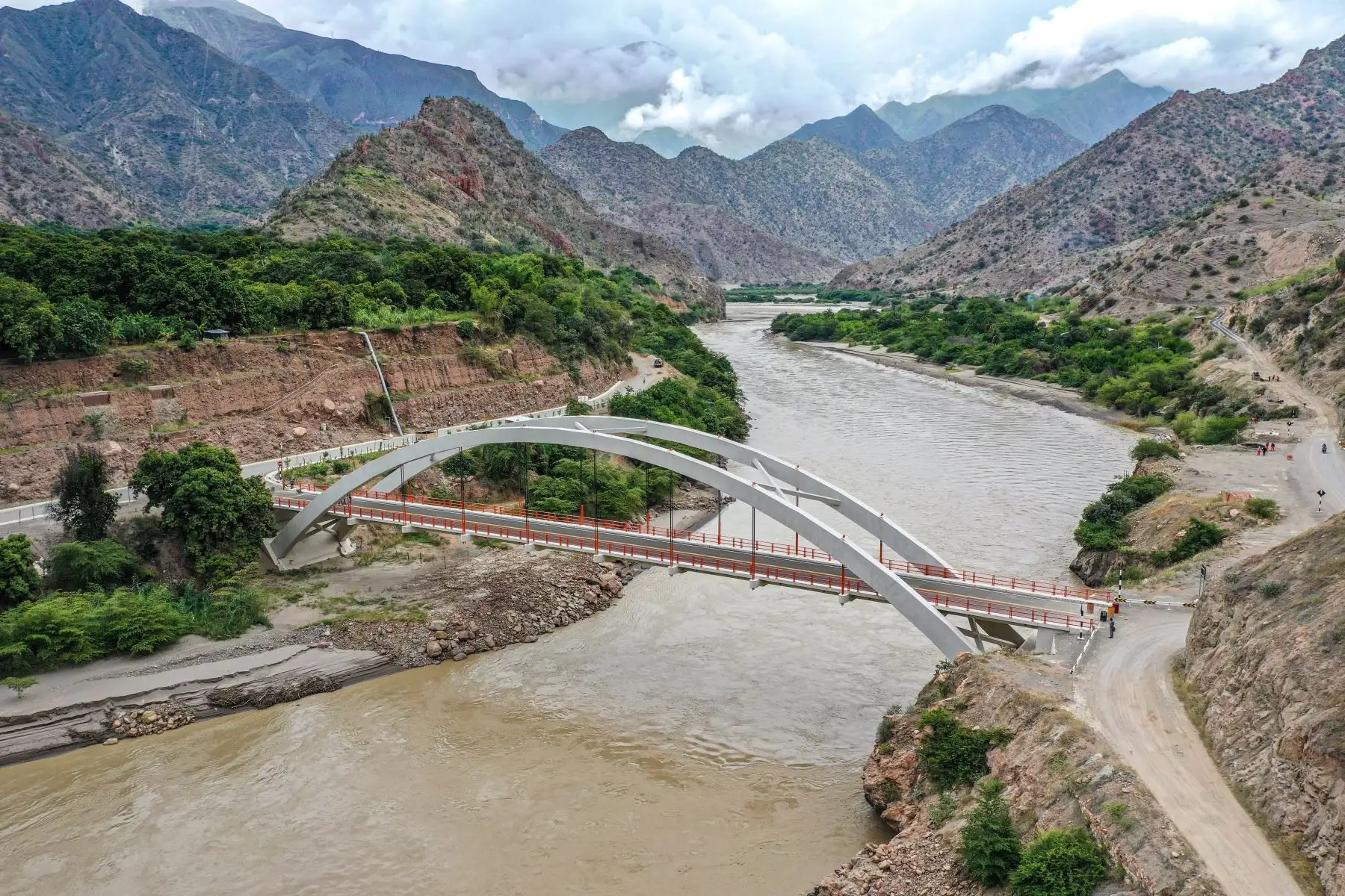 El presidente Martín Vizcarra, inaugura el puente Chacanto, que une las regiones Cajamarca y Amazonas. Foto: ANDINA/Prensa Presidencia