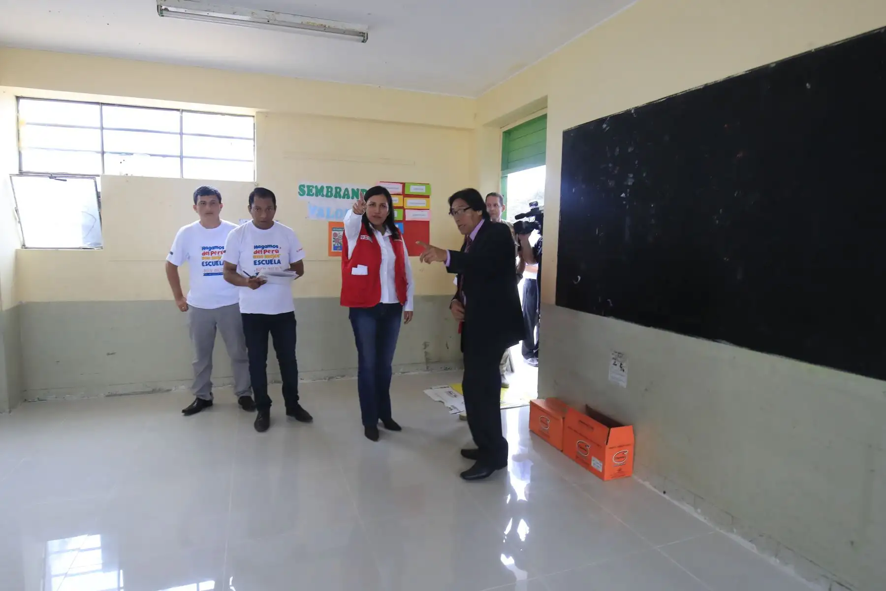 Ministra de Educación, Flor Pablo supervisa situación de instituciones educativas públicas de Lima Metropolitana, con la finalidad de garantizar el Buen Inicio del
Año Escolar 2020. Foto: ANDINA/Juan Carlos Guzmán
