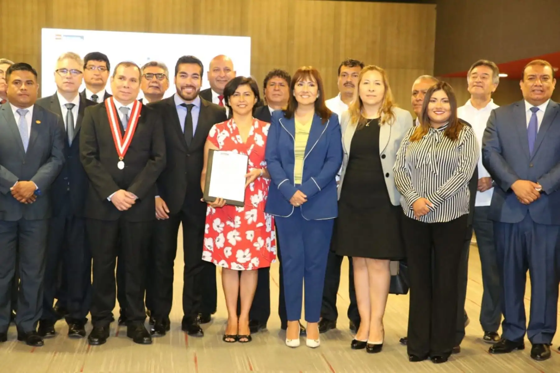 Ministra Sylvia Cáceres suscribió Alianza Metropolitana de Seguridad y Salud en el Trabajo. Cortesía/MTPE