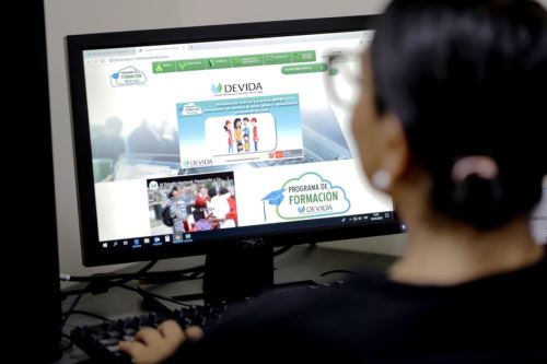 Devida ofrece 850 becas a profesionales ligados a la prevención de drogas. Foto: ANDINA/Difusión.