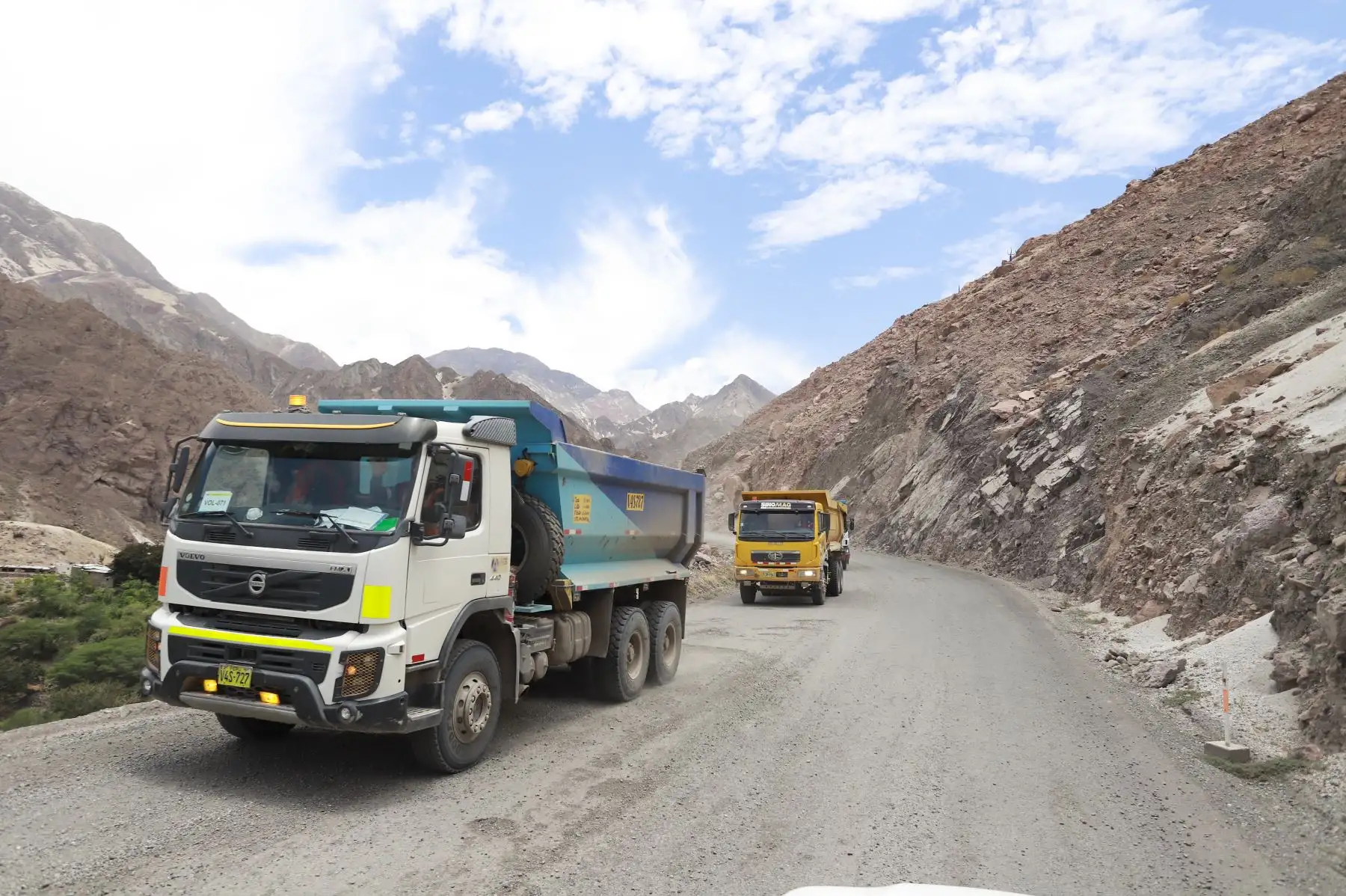 Presidente de la República, Martin Vizcarra inspecciona las obras de rehabilitación y mejoramiento de la carretera Moquegua - Omate – Arequipa, intervención que beneficiará a más de 23 mil ciudadanos de la región.
Foto: ANDINA/ Prensa Presidencia